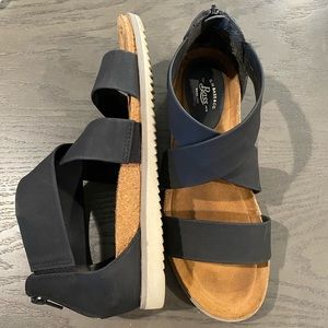 Women’s black G.H Bass&co. dress sandals